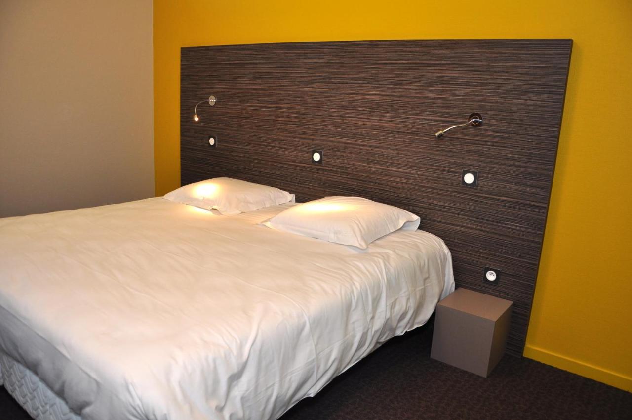 Logis Hotel A La Bonne Auberge Laval  Bagian luar foto