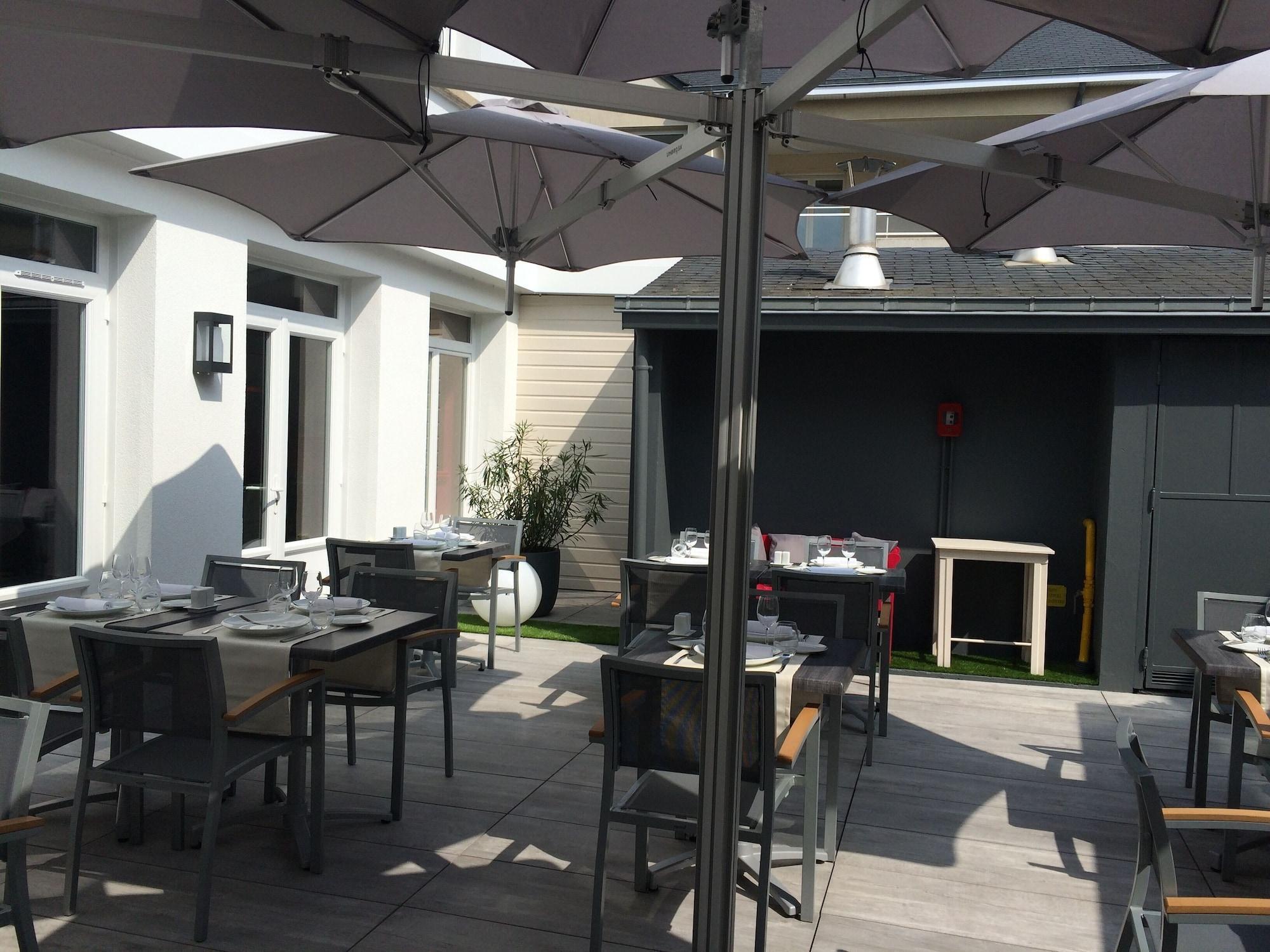 Logis Hotel A La Bonne Auberge Laval  Bagian luar foto