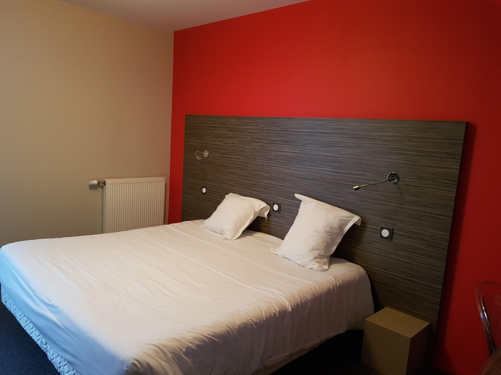Logis Hotel A La Bonne Auberge Laval  Bagian luar foto