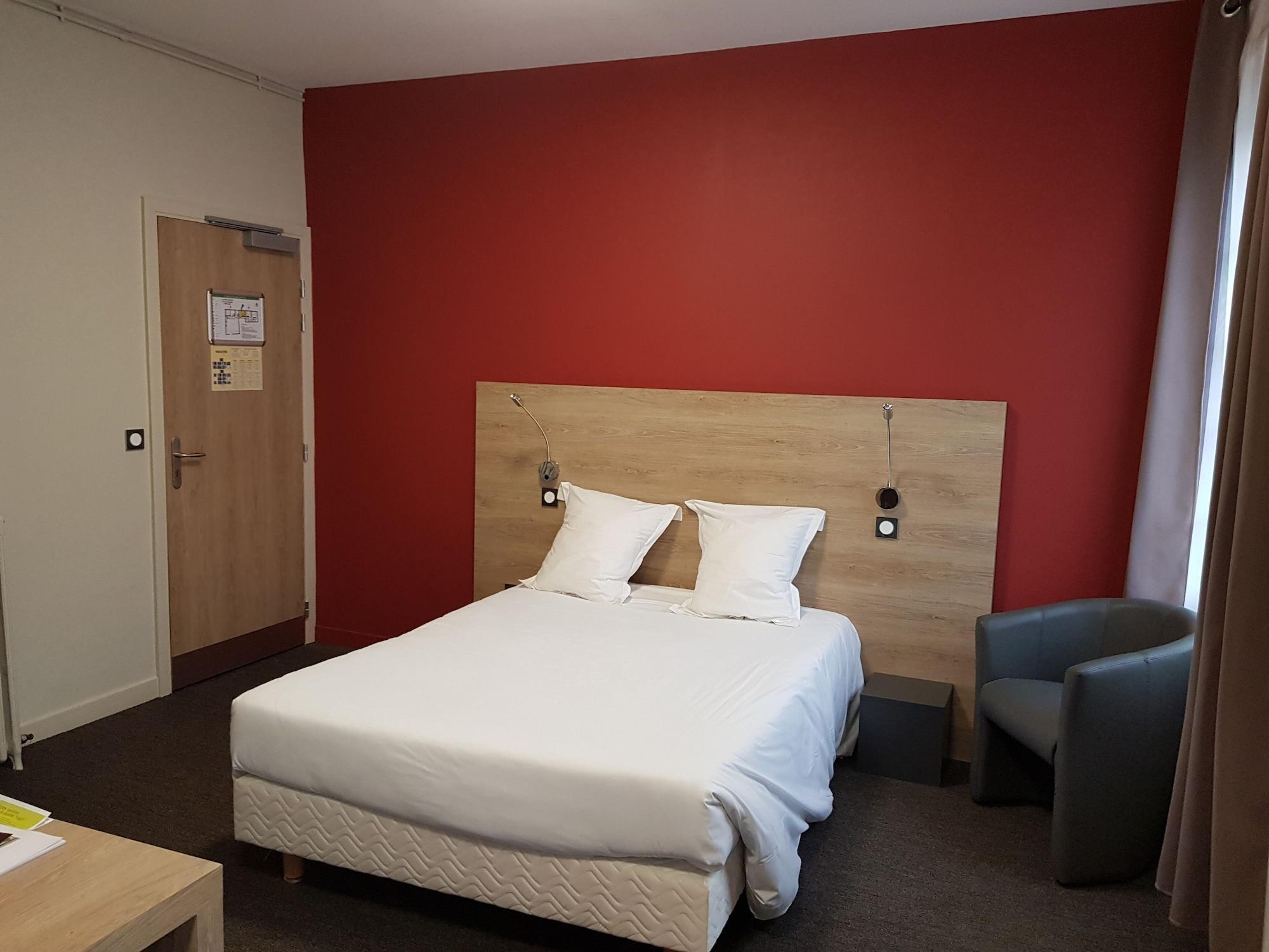 Logis Hotel A La Bonne Auberge Laval  Bagian luar foto